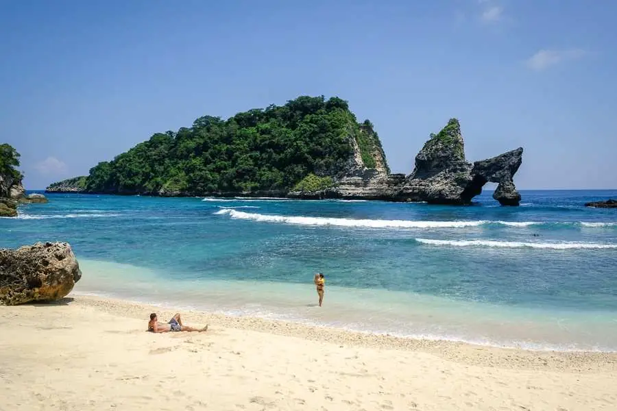 Atuh Beach Nusa Penida – Relaxing Spot In Bali